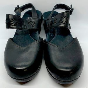 Dansko Trista Black Leather Mary Jane Clogs Sz 38